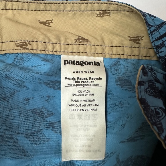 Patagonia Men's Shorts | Sz 32 | Aqua Fish Pattern Board | Blue - Picture 6 of 9